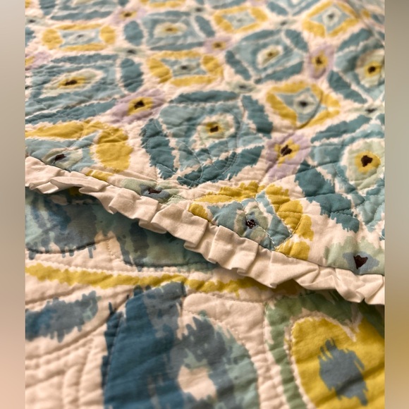 Quilted Bed Cover Spread - Picture 9 of 13